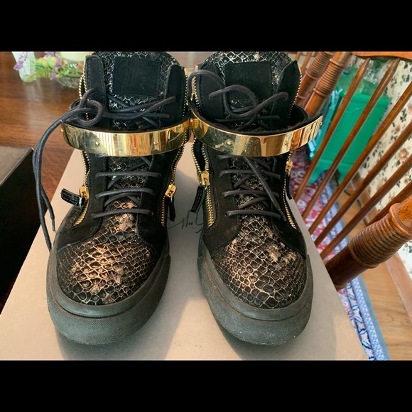 yeezy shoes black and gold